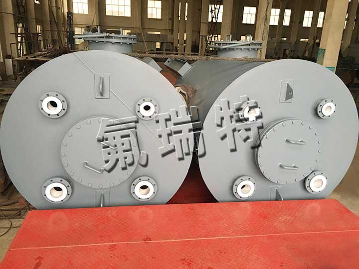 鋼襯塑儲(chǔ)罐、反應(yīng)釜